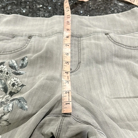Style & Co Boyfriend Jeans Womens Stretch Floral - Picture 10 of 13